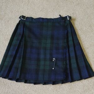 Vintage Blarney Irish wool blend blackwatch plaid pleated uniform skirt with pin